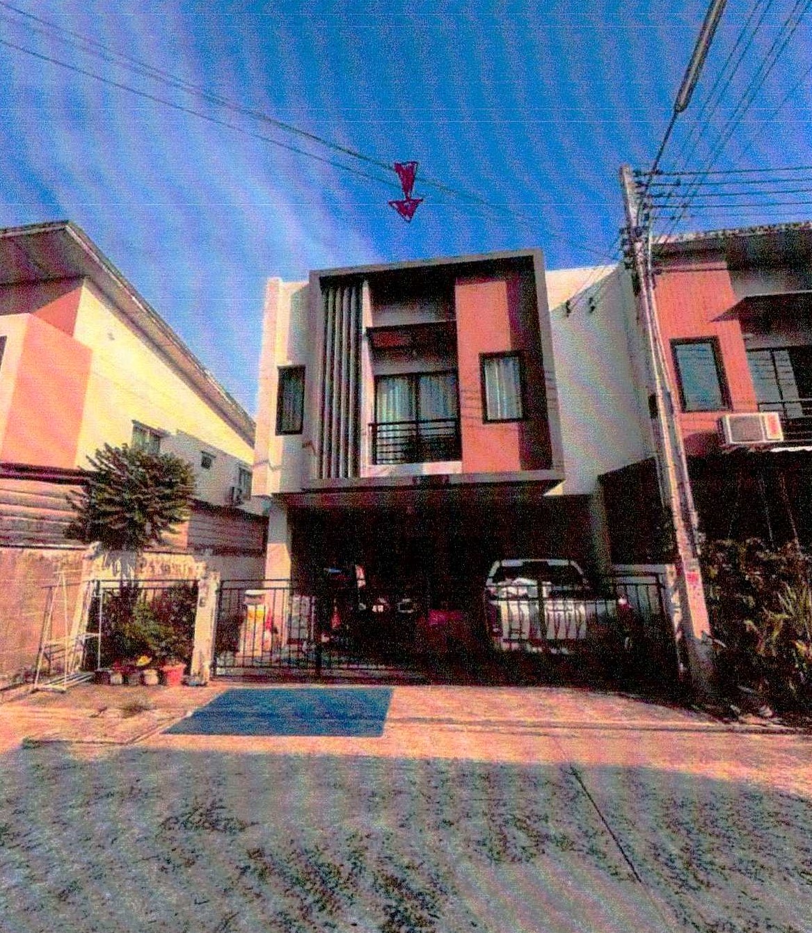 ขายทอดตลาด ที่ดินพร้อมสิ่งปลูกสร้าง ต.พานทอง อ.พานทอง จ.ชลบุรี