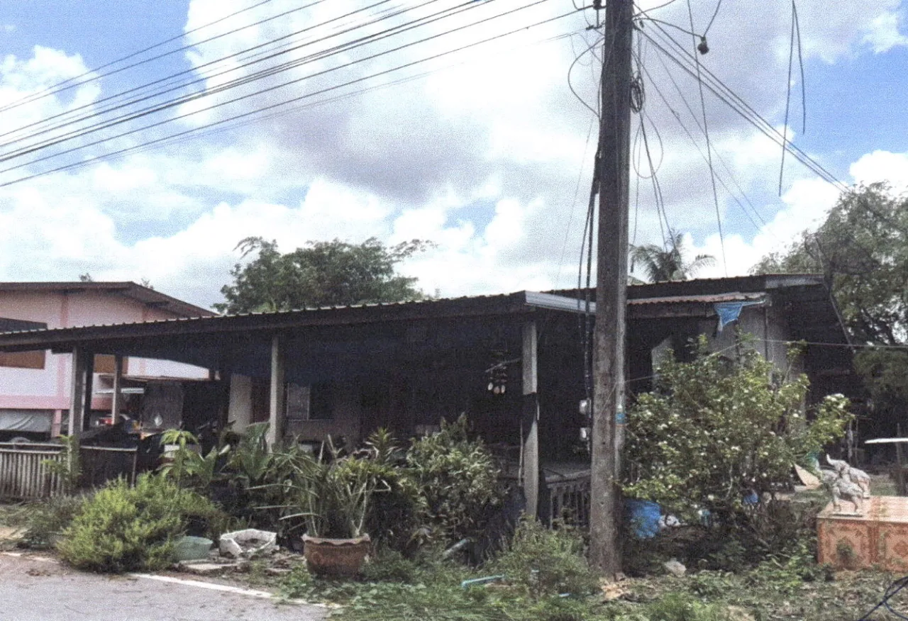 ขายทอดตลาด ที่ดินพร้อมสิ่งปลูกสร้าง ต.ไผ่ล้อม อ.ลับแล จ.อุตรดิตถ์