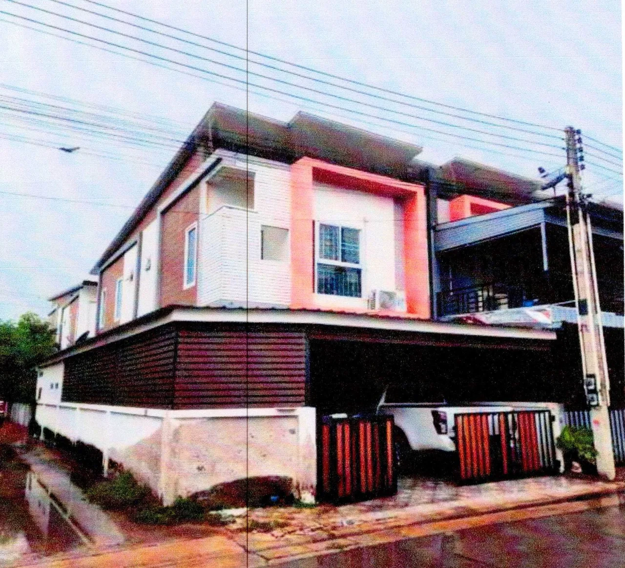 ขายทอดตลาด ที่ดินพร้อมสิ่งปลูกสร้าง ต.หนองหงษ์ อ.พานทอง จ.ชลบุรี