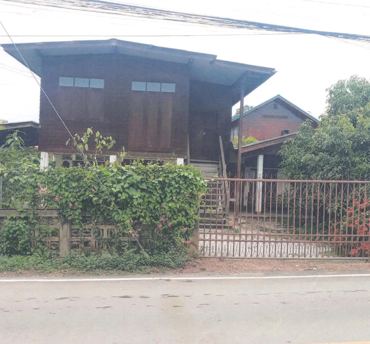 ขายทอดตลาด ที่ดินพร้อมสิ่งปลูกสร้าง ต.กล้วยแพะ อ.เมืองลำปาง จ.ลำปาง