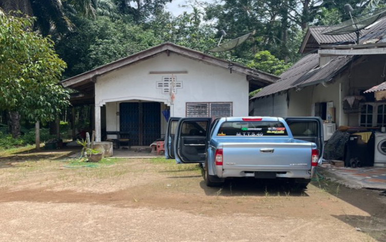 ขายทอดตลาด ที่ดินพร้อมสิ่งปลูกสร้าง ต.พรุพี อ.บ้านนาสาร จ.สุราษฎร์ธานี