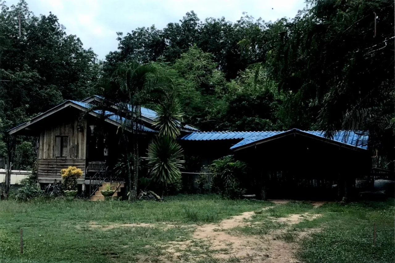 ขายทอดตลาด ที่ดินพร้อมสิ่งปลูกสร้าง ต.ตะกุกใต้ อ.กิ่งอ.วิภาวดี จ.สุราษฎร์ธานี