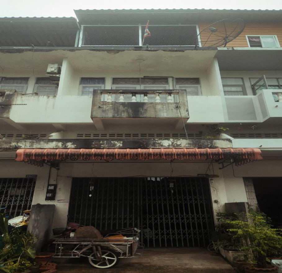 ขายทอดตลาด ที่ดินพร้อมสิ่งปลูกสร้าง ต.ท่าข้าม อ.พุนพิน จ.สุราษฎร์ธานี