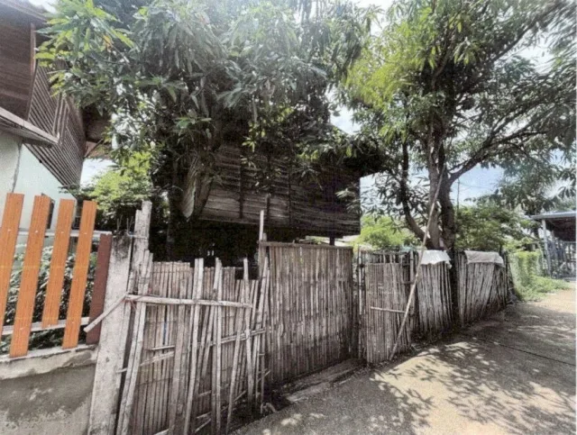 ขายทอดตลาด ที่ดินพร้อมสิ่งปลูกสร้าง ต.จอมศรี อ.เพ็ญ จ.อุดรธานี