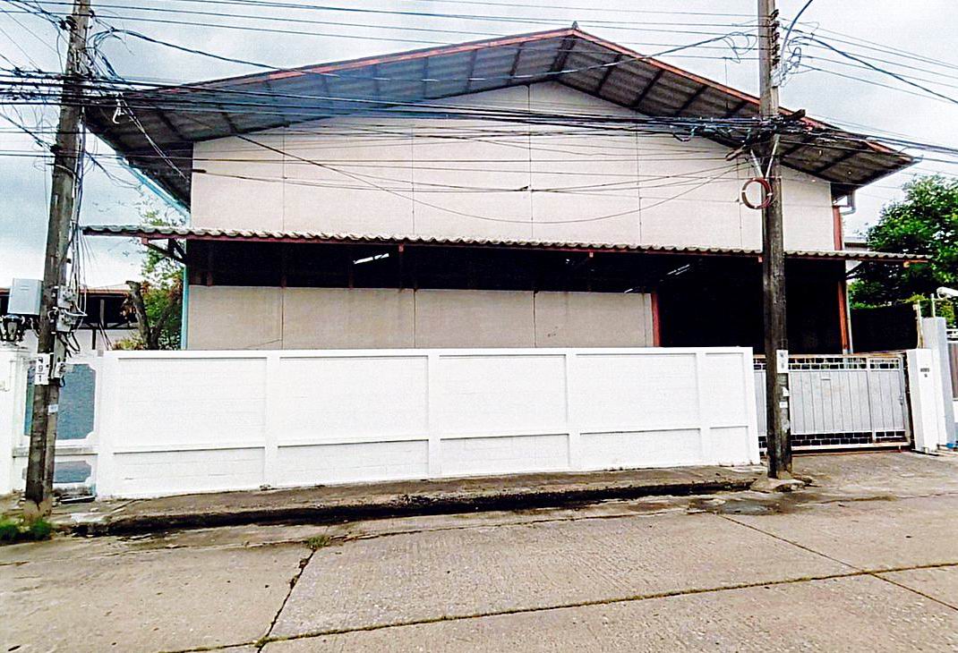 ขายทอดตลาด ที่ดินพร้อมสิ่งปลูกสร้าง แขวงจรเข้บัว เขตลาดพร้าว จ.กรุงเทพมหานคร