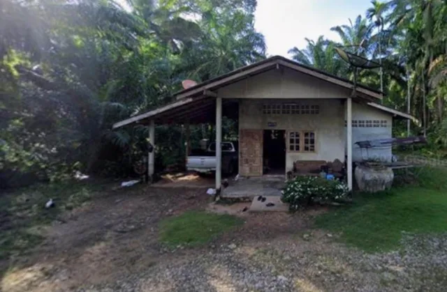 ขายทอดตลาด ที่ดินพร้อมสิ่งปลูกสร้าง ต.บ้านควน อ.หลังสวน จ.ชุมพร