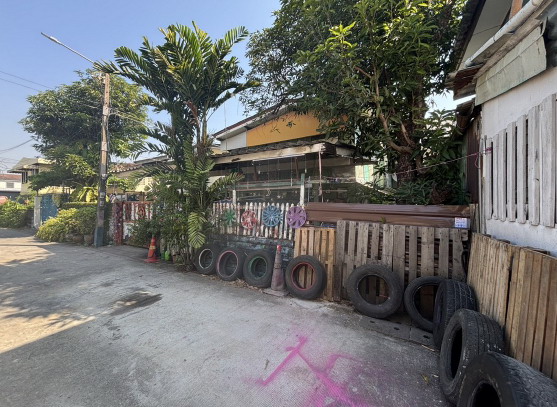 ขายทอดตลาด ที่ดินพร้อมสิ่งปลูกสร้าง แขวงอนุสาวรีย์ เขตบางเขน จ.กรุงเทพมหานคร