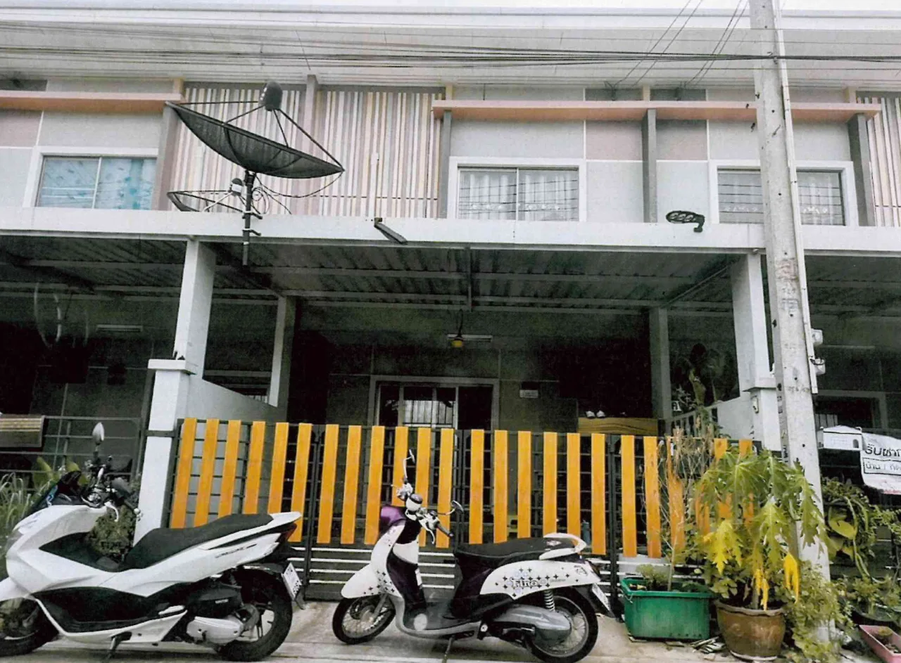 ขายทอดตลาด ที่ดินพร้อมสิ่งปลูกสร้าง ต.บ่อวิน อ.ศรีราชา จ.ชลบุรี