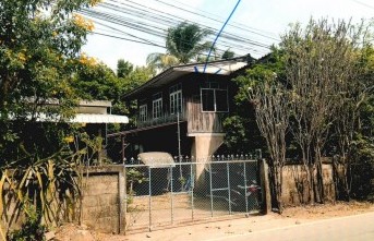 ขายทอดตลาด ที่ดินพร้อมสิ่งปลูกสร้าง ต.พระพุทธบาท อ.เชียงกลาง จ.น่าน
