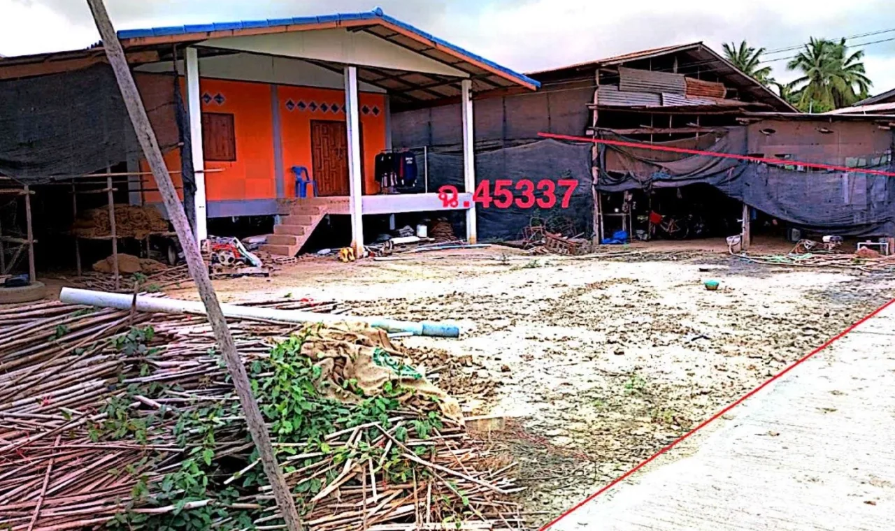 ขายทอดตลาด ที่ดินพร้อมสิ่งปลูกสร้าง ต.ทับผึ้ง อ.ศรีสำโรง จ.สุโขทัย